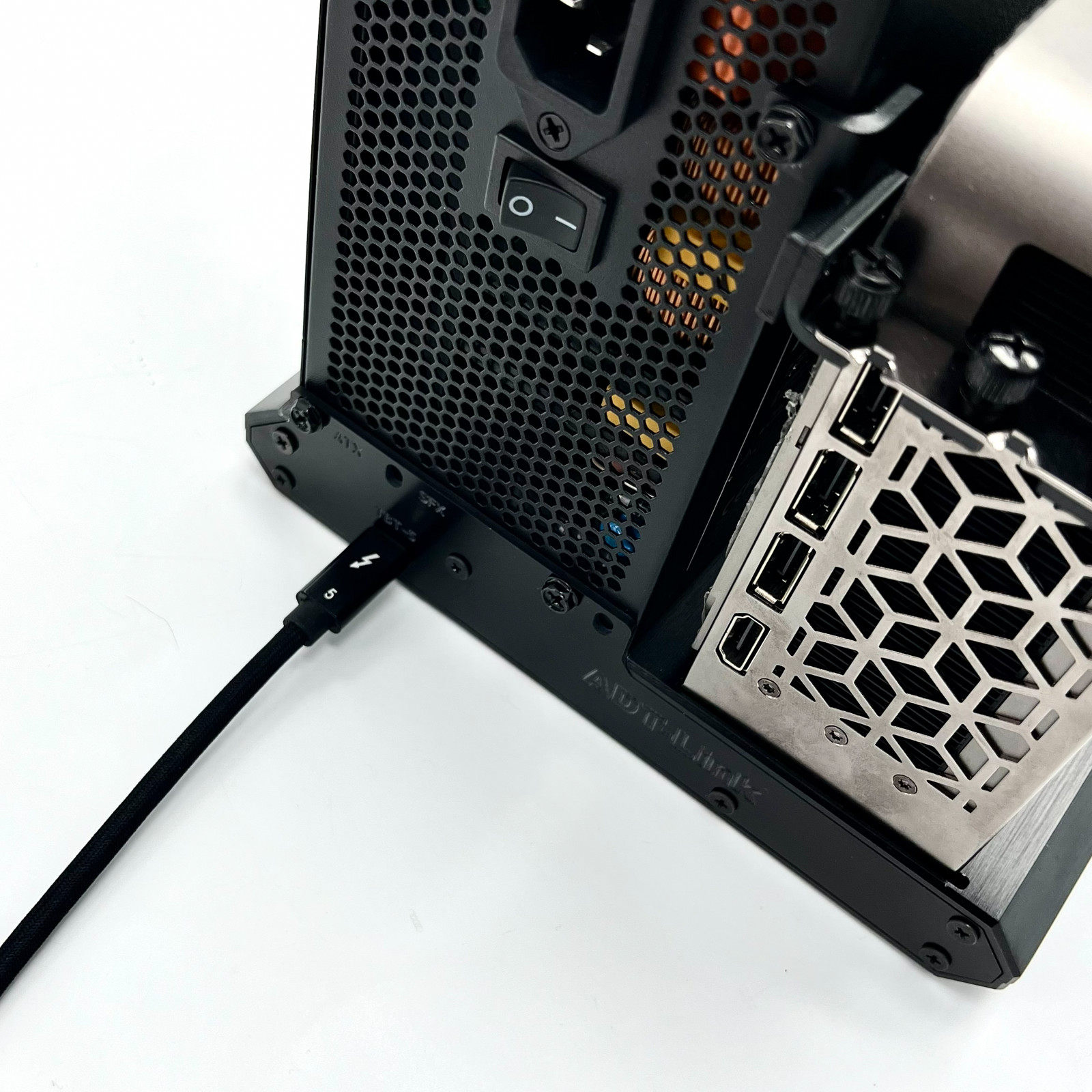 Внешняя видеокарта ADT Thunder – обзор и цена Thunderbolt 4 External Gpu Enclosure